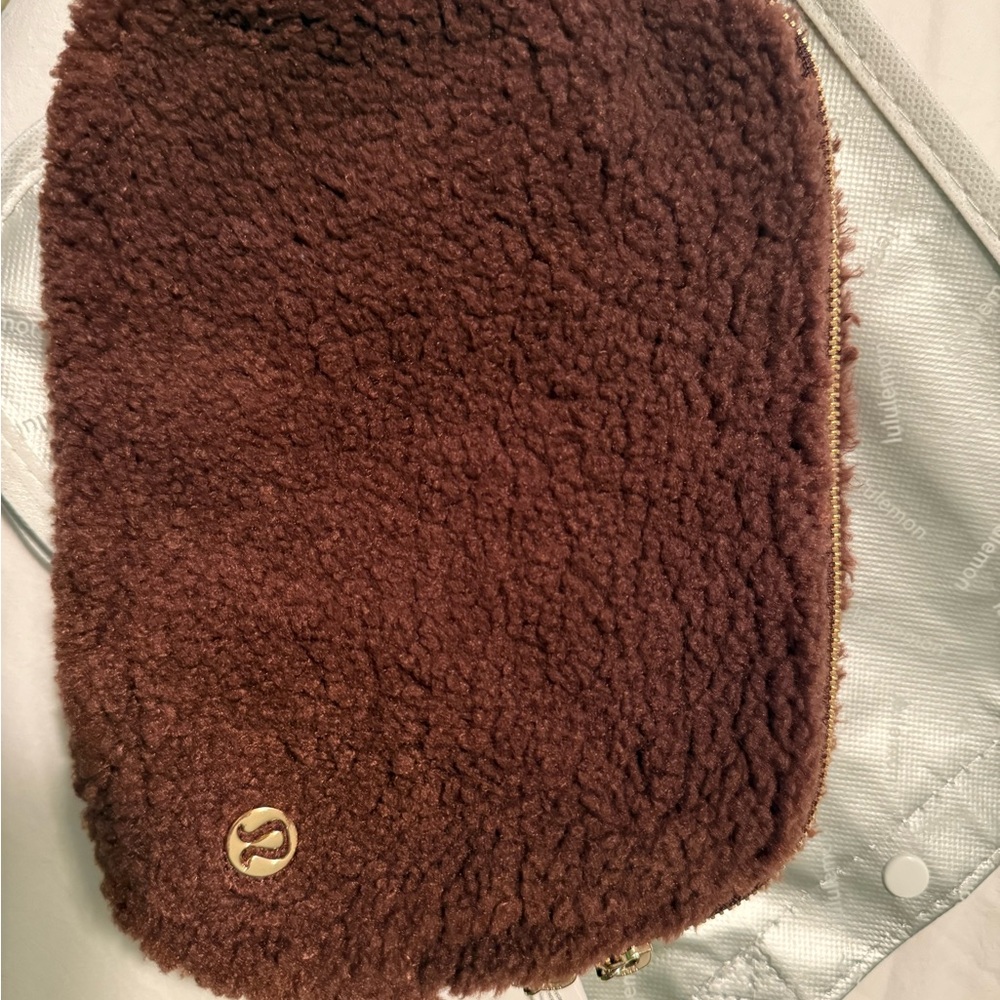 LULULEMON LARGE EVERYWHERE FLEECE 2L BELT BAG
